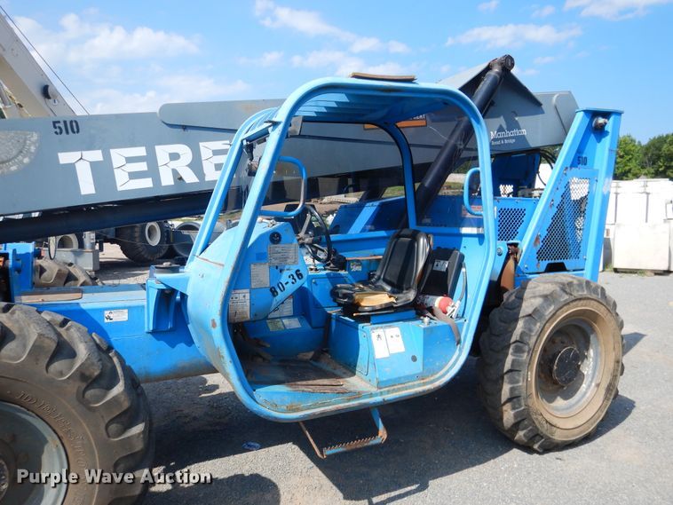 image for item DF2205 2005 Terex TH1056C telehandler