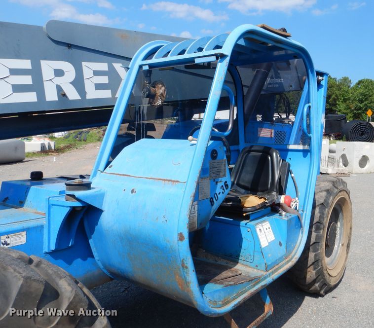 image for item DF2205 2005 Terex TH1056C telehandler
