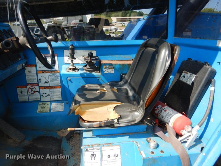 image for item DF2205 2005 Terex TH1056C telehandler