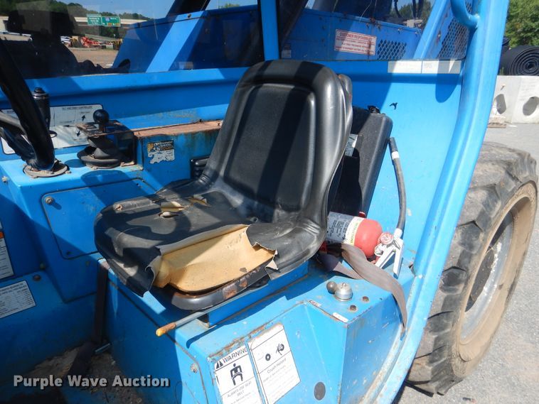 image for item DF2205 2005 Terex TH1056C telehandler