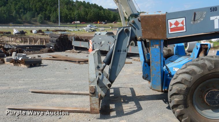image for item DF2205 2005 Terex TH1056C telehandler