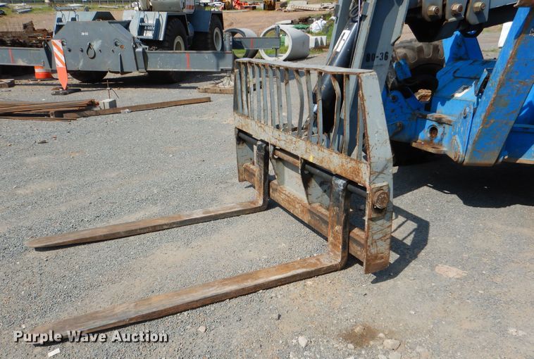 image for item DF2205 2005 Terex TH1056C telehandler