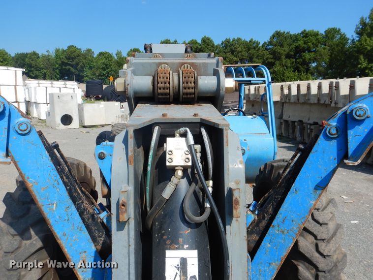 image for item DF2205 2005 Terex TH1056C telehandler