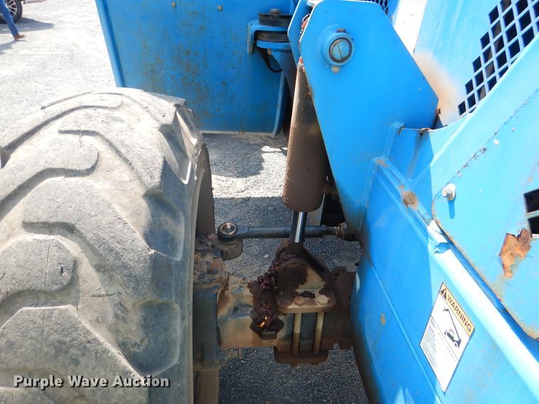 image for item DF2205 2005 Terex TH1056C telehandler