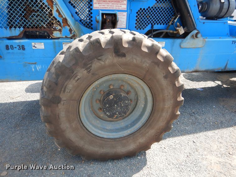 image for item DF2205 2005 Terex TH1056C telehandler