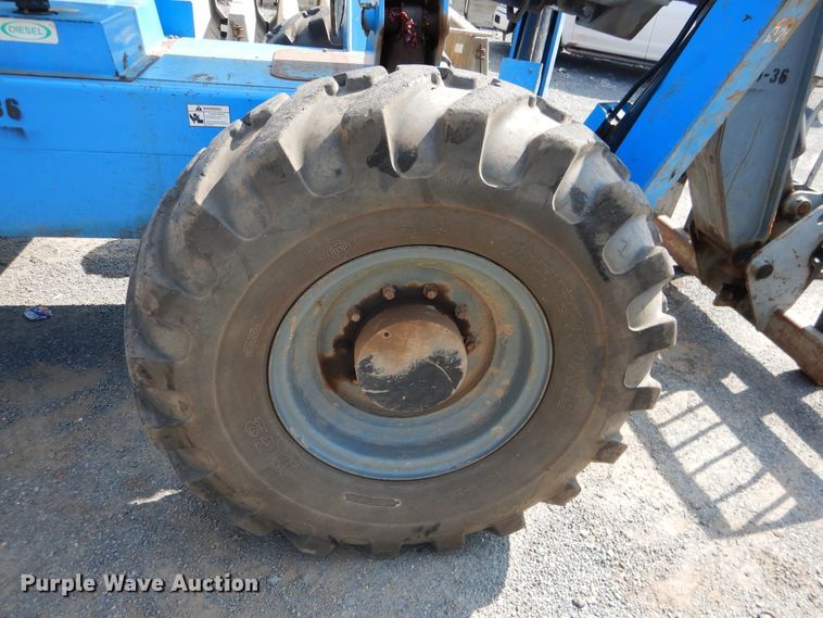 image for item DF2205 2005 Terex TH1056C telehandler