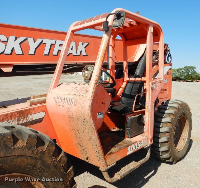 image for item DF2207 2006 Sky Trak 10054 telehandler