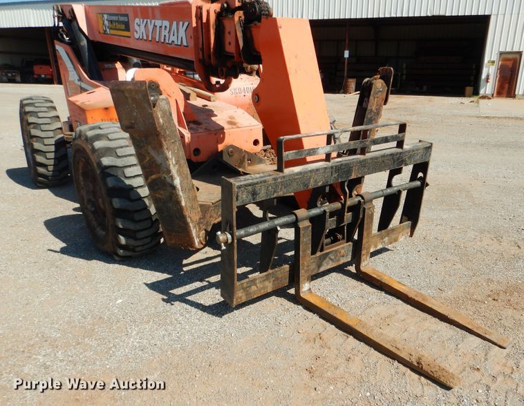 image for item DF2207 2006 Sky Trak 10054 telehandler