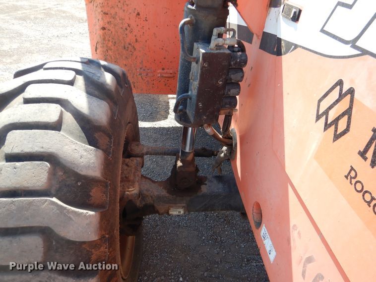 image for item DF2207 2006 Sky Trak 10054 telehandler