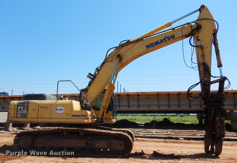 image for item DF2208 2005 Komatsu PC300LC excavator