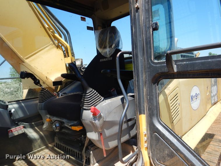 image for item DF2208 2005 Komatsu PC300LC excavator