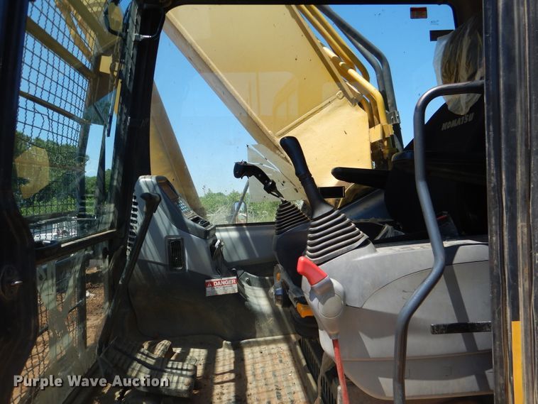 image for item DF2208 2005 Komatsu PC300LC excavator