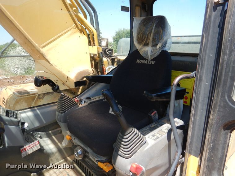 image for item DF2208 2005 Komatsu PC300LC excavator