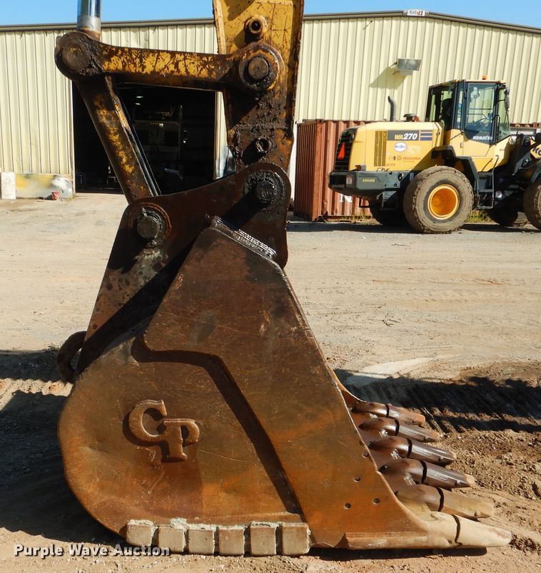 image for item DF2208 2005 Komatsu PC300LC excavator