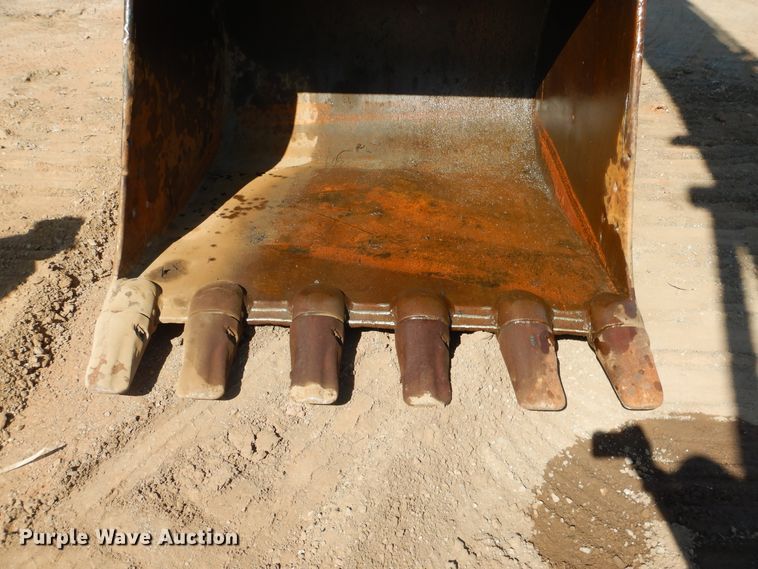 image for item DF2208 2005 Komatsu PC300LC excavator