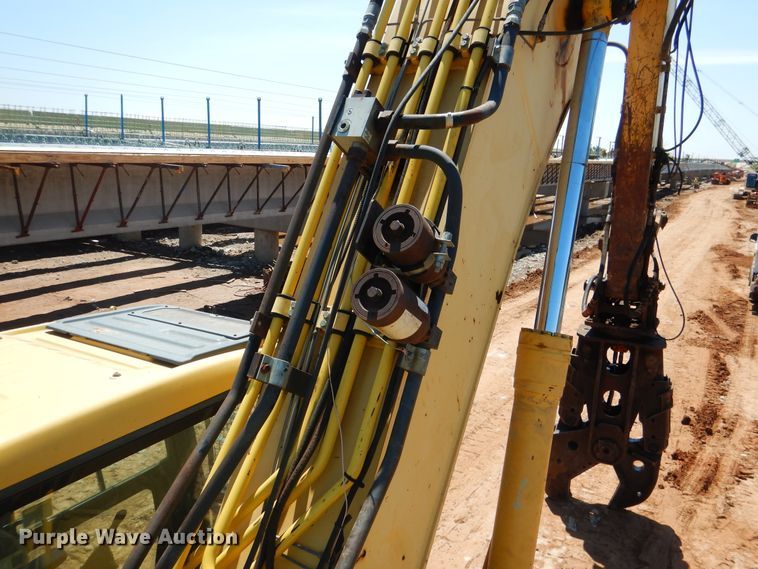 image for item DF2208 2005 Komatsu PC300LC excavator