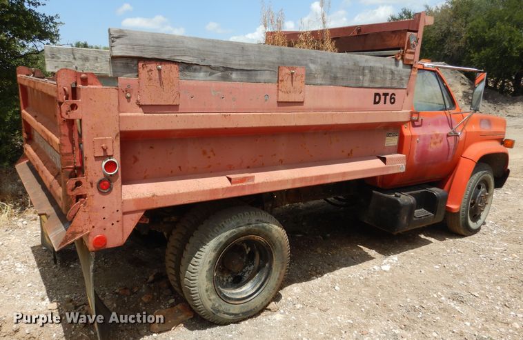 image for item DF2569 1980 GMC dump truck