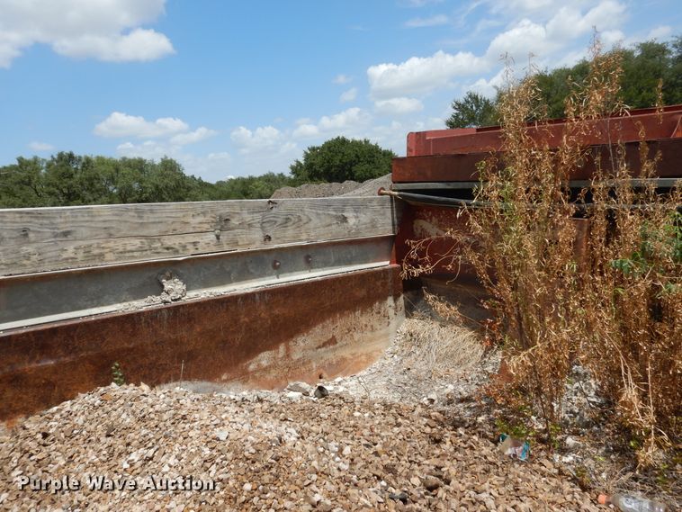 image for item DF2569 1980 GMC dump truck