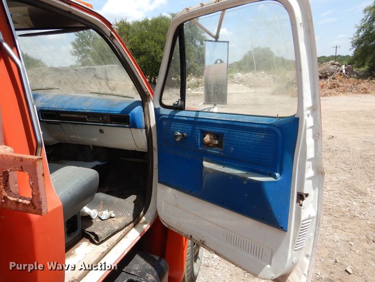 image for item DF2569 1980 GMC dump truck