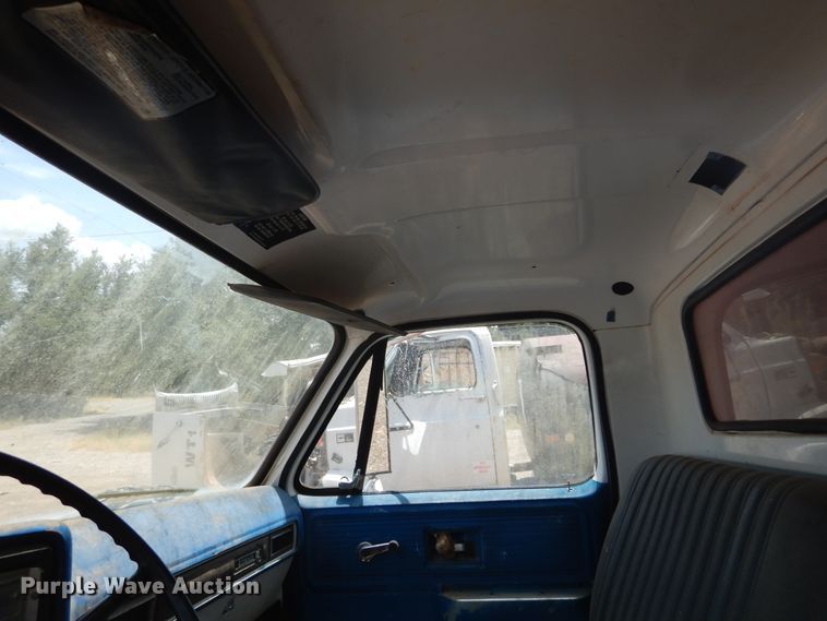 image for item DF2569 1980 GMC dump truck