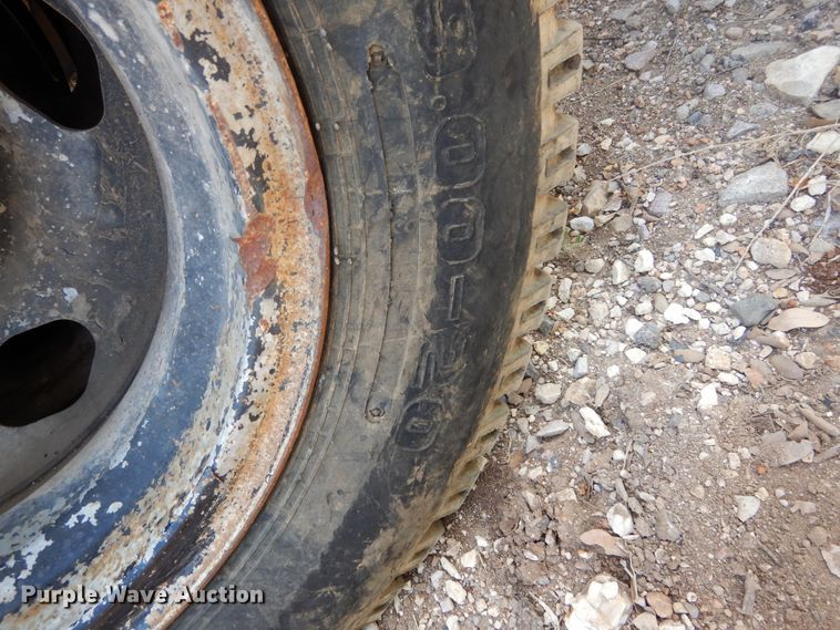 image for item DF2569 1980 GMC dump truck