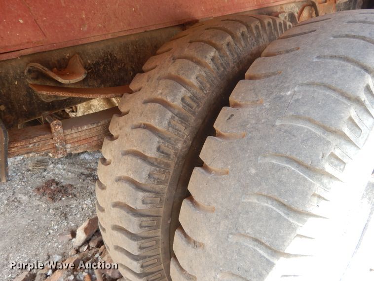 image for item DF2569 1980 GMC dump truck