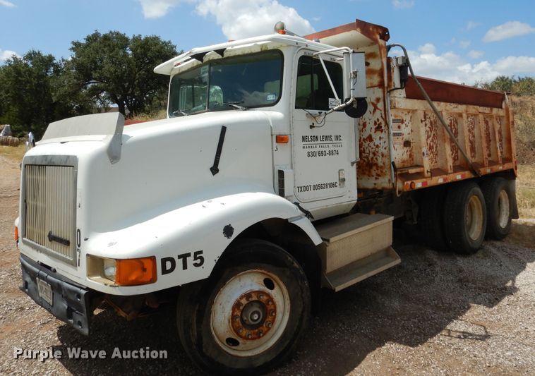 image for item DF2571 1996 International 9200 dump truck