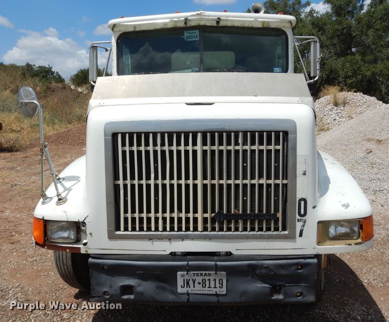 image for item DF2571 1996 International 9200 dump truck