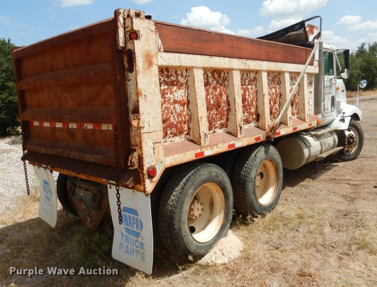 image for item DF2571 1996 International 9200 dump truck