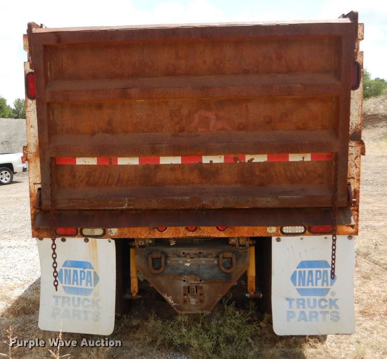 image for item DF2571 1996 International 9200 dump truck