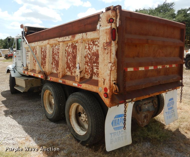 image for item DF2571 1996 International 9200 dump truck