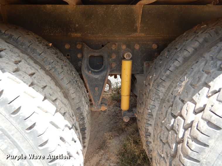 image for item DF2571 1996 International 9200 dump truck