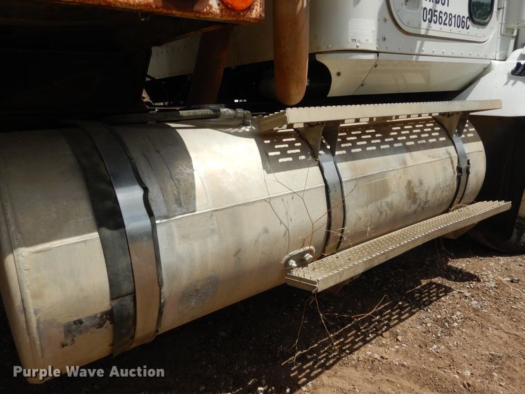 image for item DF2571 1996 International 9200 dump truck