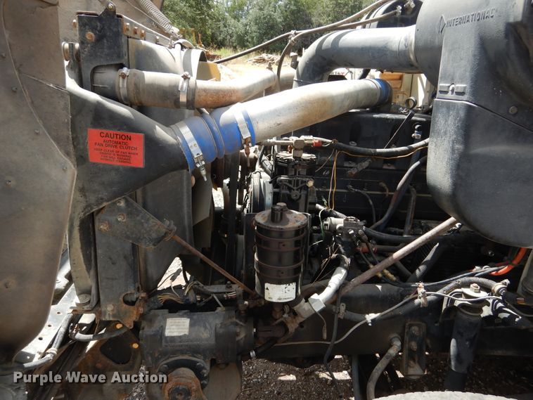 image for item DF2571 1996 International 9200 dump truck