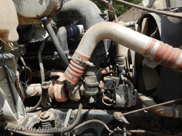 image for item DF2571 1996 International 9200 dump truck