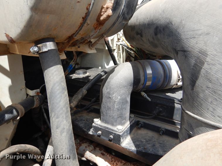 image for item DF2571 1996 International 9200 dump truck