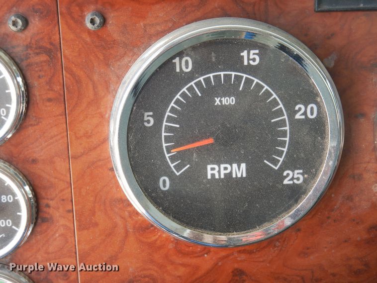 image for item DF2571 1996 International 9200 dump truck