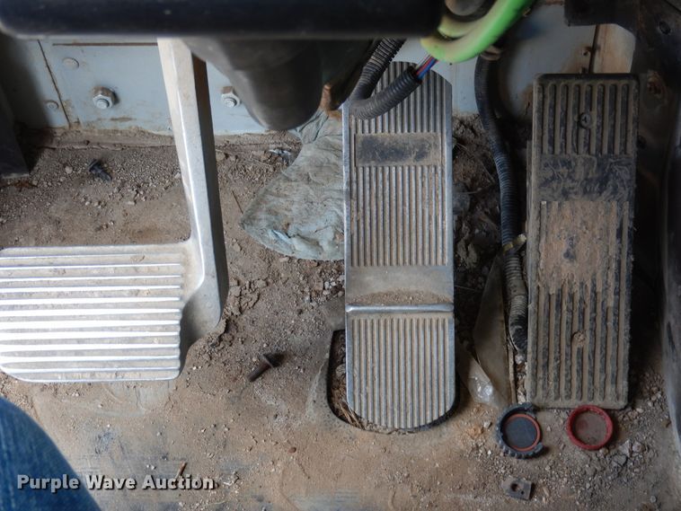 image for item DF2571 1996 International 9200 dump truck