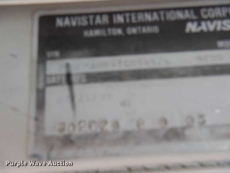 image for item DF2571 1996 International 9200 dump truck