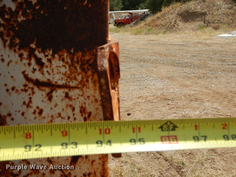 image for item DF2571 1996 International 9200 dump truck