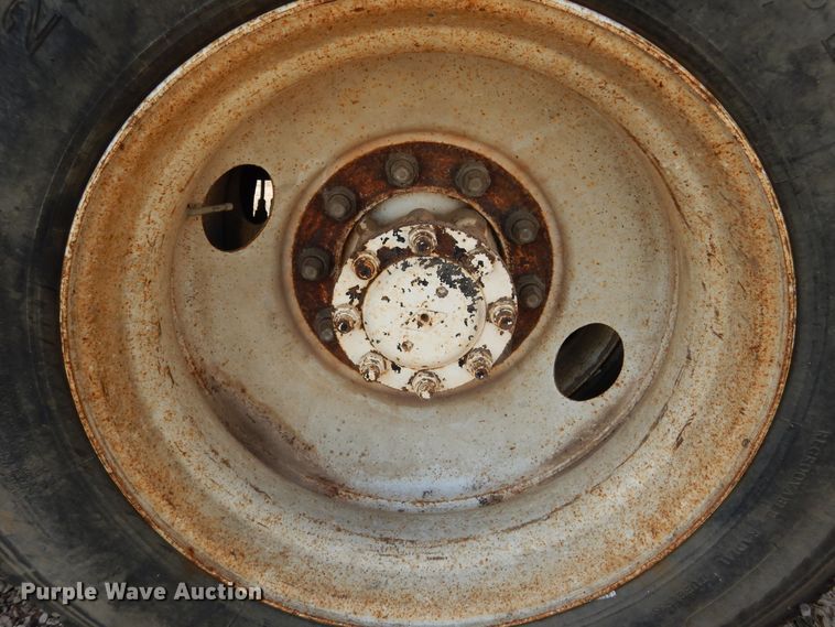 image for item DF2571 1996 International 9200 dump truck