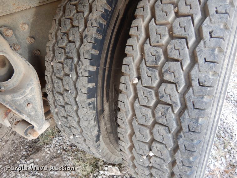 image for item DF2571 1996 International 9200 dump truck