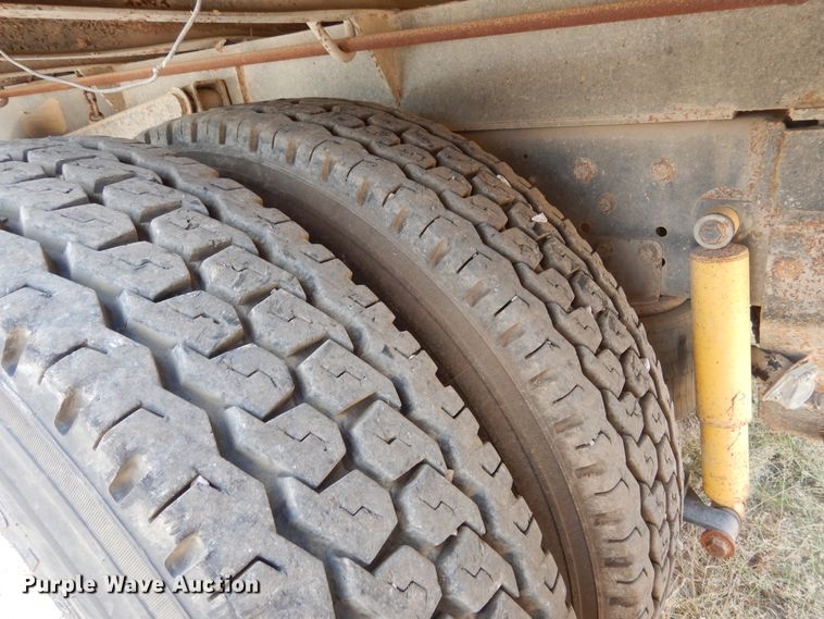 image for item DF2571 1996 International 9200 dump truck