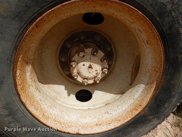 image for item DF2571 1996 International 9200 dump truck