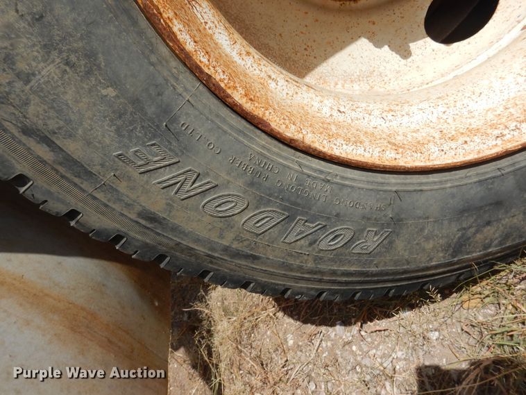 image for item DF2571 1996 International 9200 dump truck