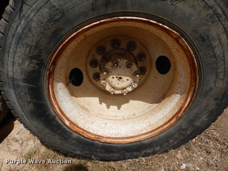 image for item DF2571 1996 International 9200 dump truck