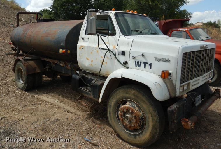 image for item DF2572 1982 Chevrolet C70 tank truck