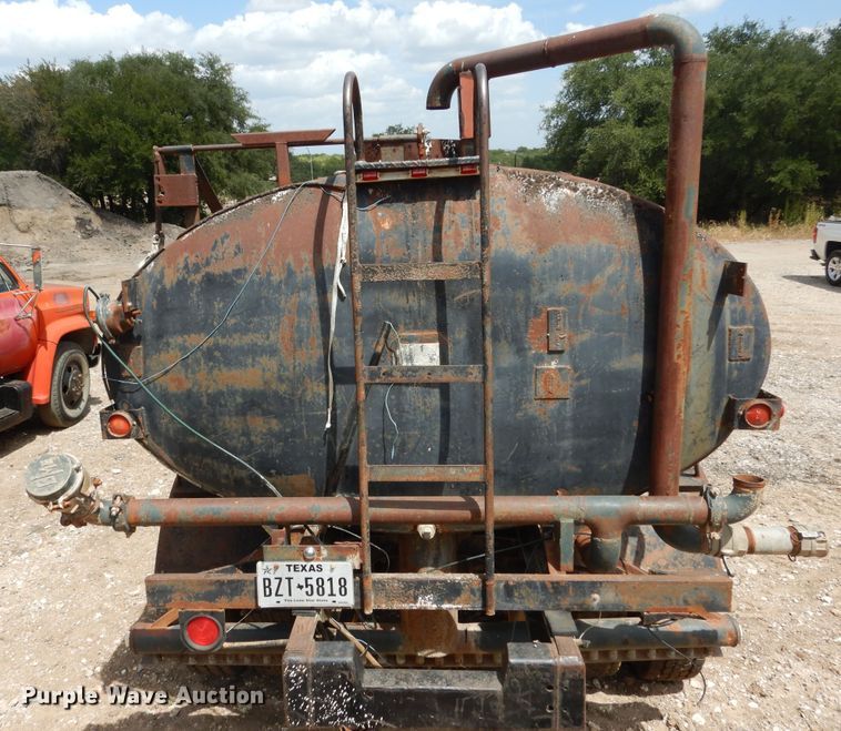 image for item DF2572 1982 Chevrolet C70 tank truck