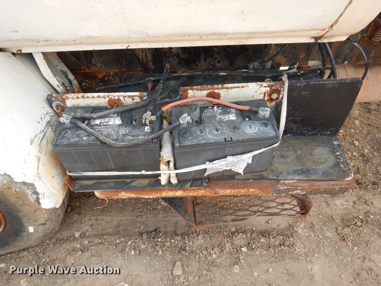 image for item DF2572 1982 Chevrolet C70 tank truck