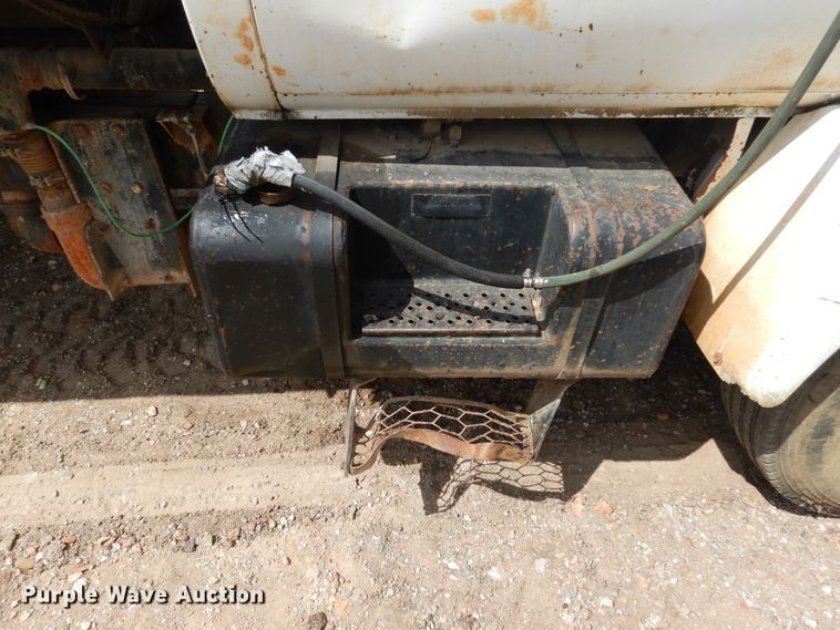 image for item DF2572 1982 Chevrolet C70 tank truck